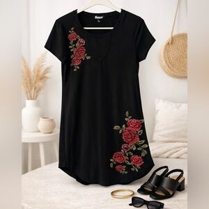 Floral Embroidered T Shirt Dress Black Boho Rose Casual Swing Dress Medium Sauci